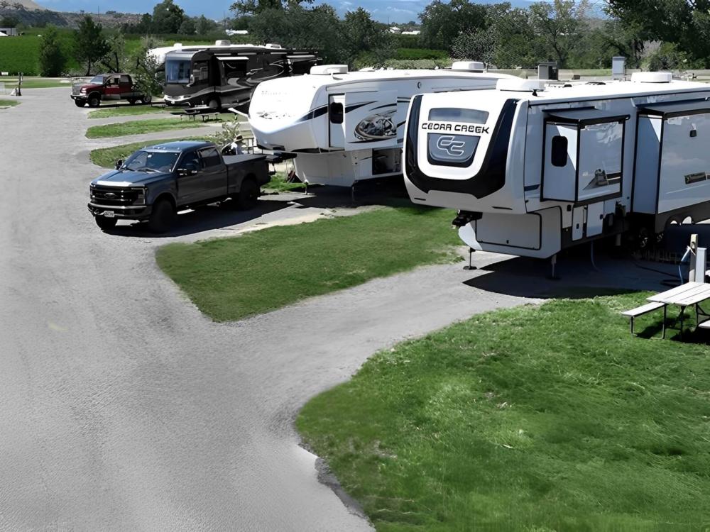 Parked trailer at site Bear Creek Lake Resort