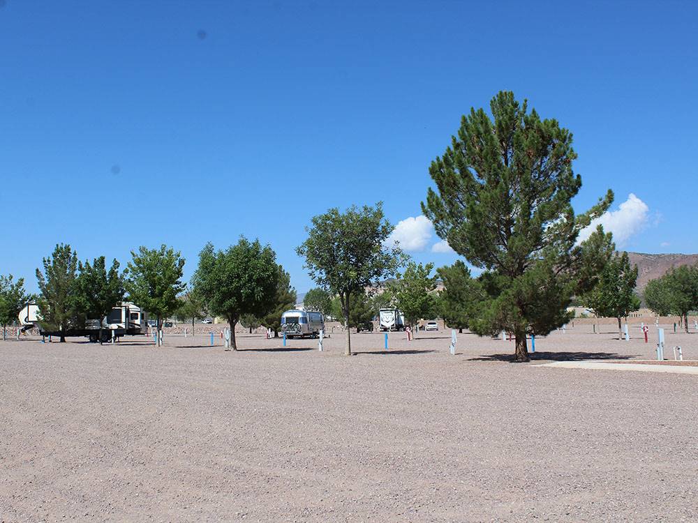 Wide gravel sites
