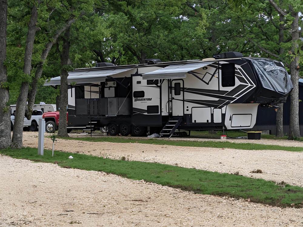 Trailer at Loto RV Park