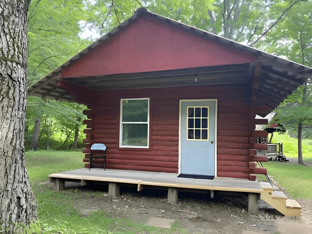 Cabin at site Deer Creek Campground