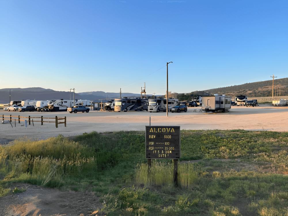 Parked RV's at site Windy Waters at Alcova