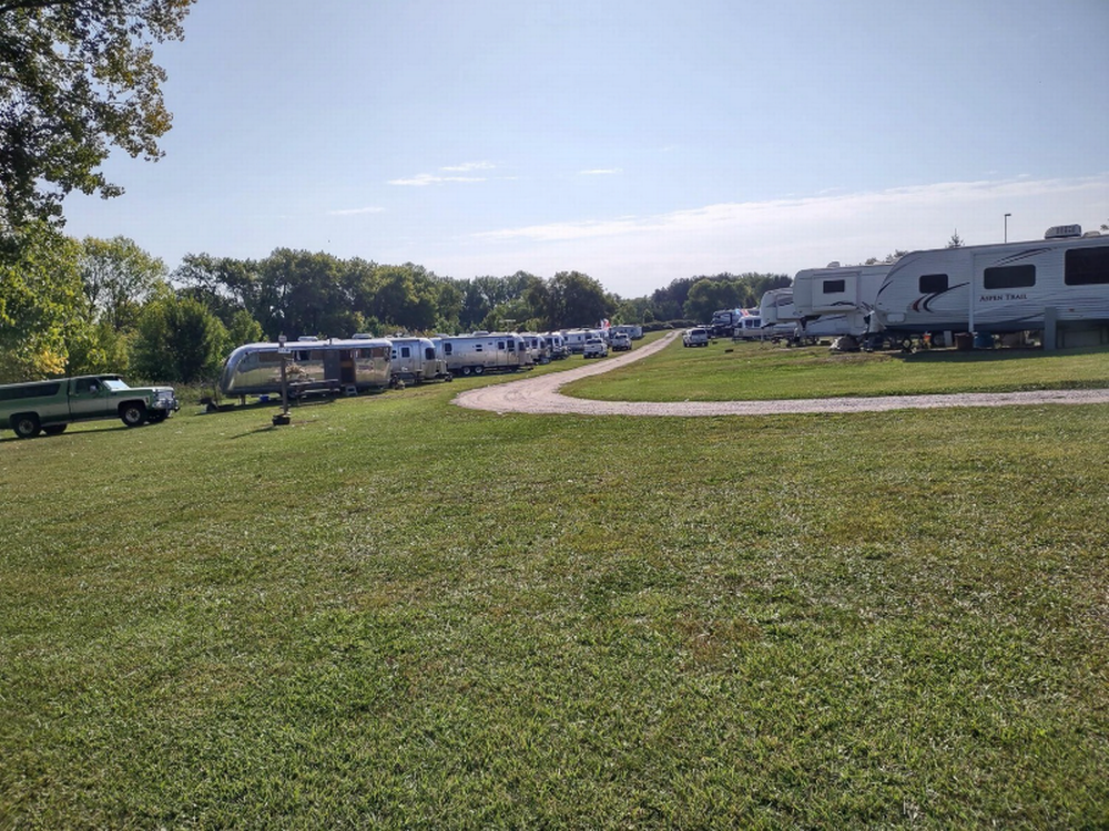 Rows of RVs parked at Camping 109