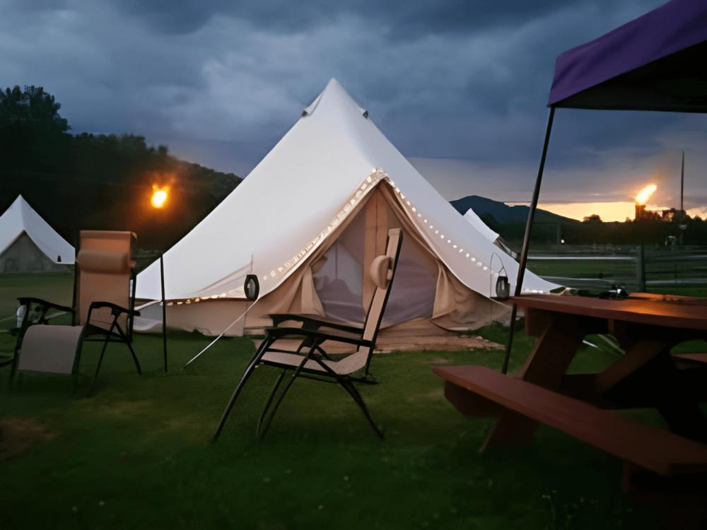 Tent at site Adirondack Safari