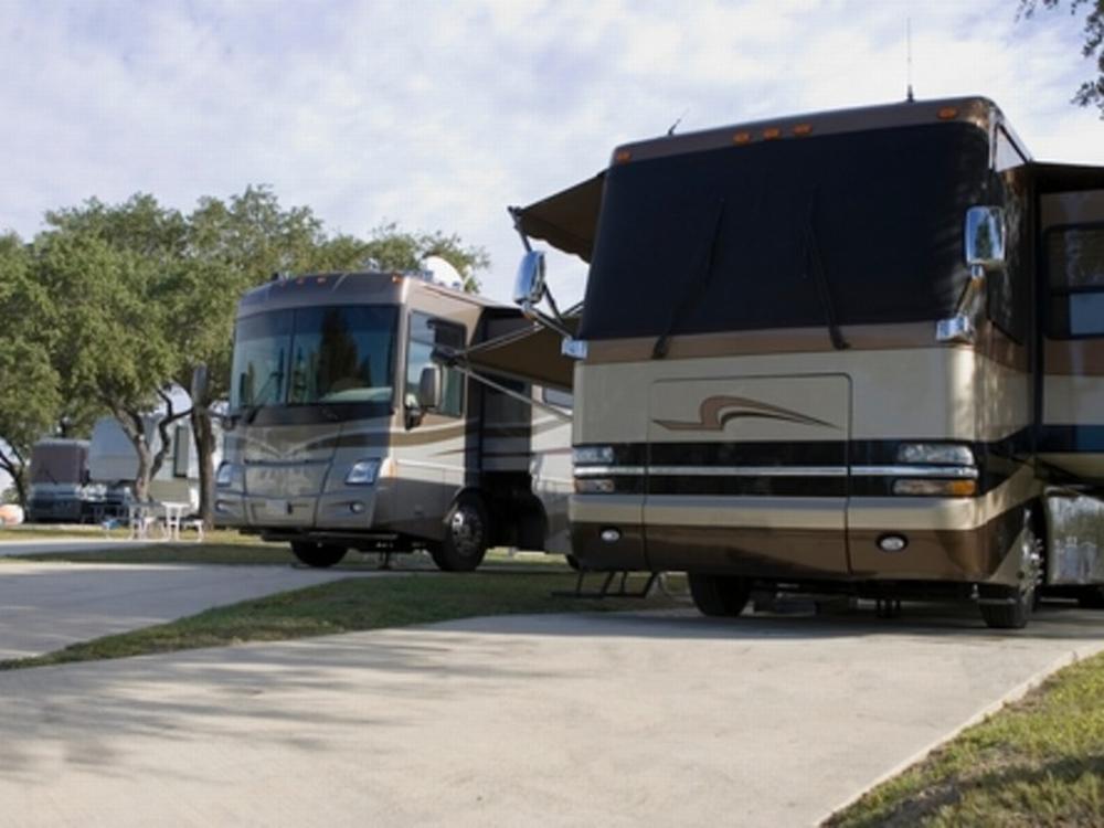 RV's parked at site Roaming Trails RV Retreat Burleson