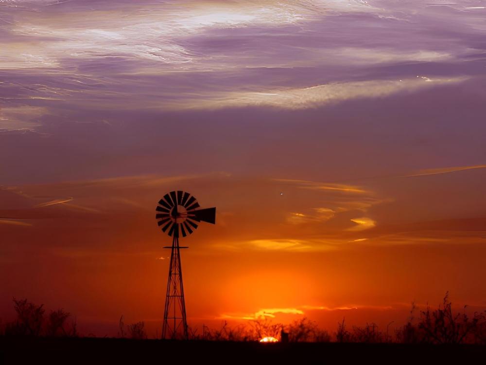 Sun setting at site Aviator RV Park