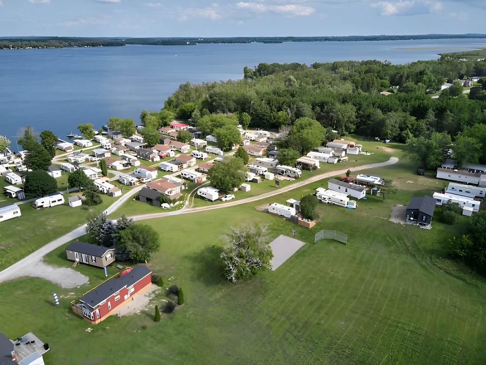 Bobcaygeon Shores Cottage Resort 4