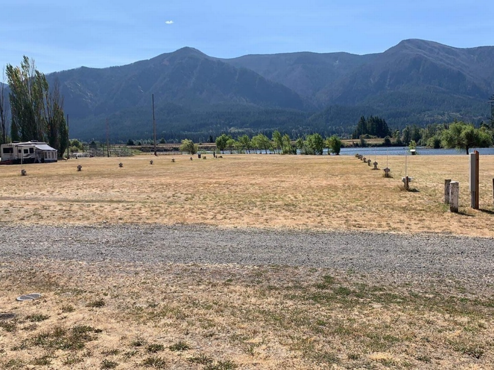 Grassy dirt sites at Rock Creek Park & Campground