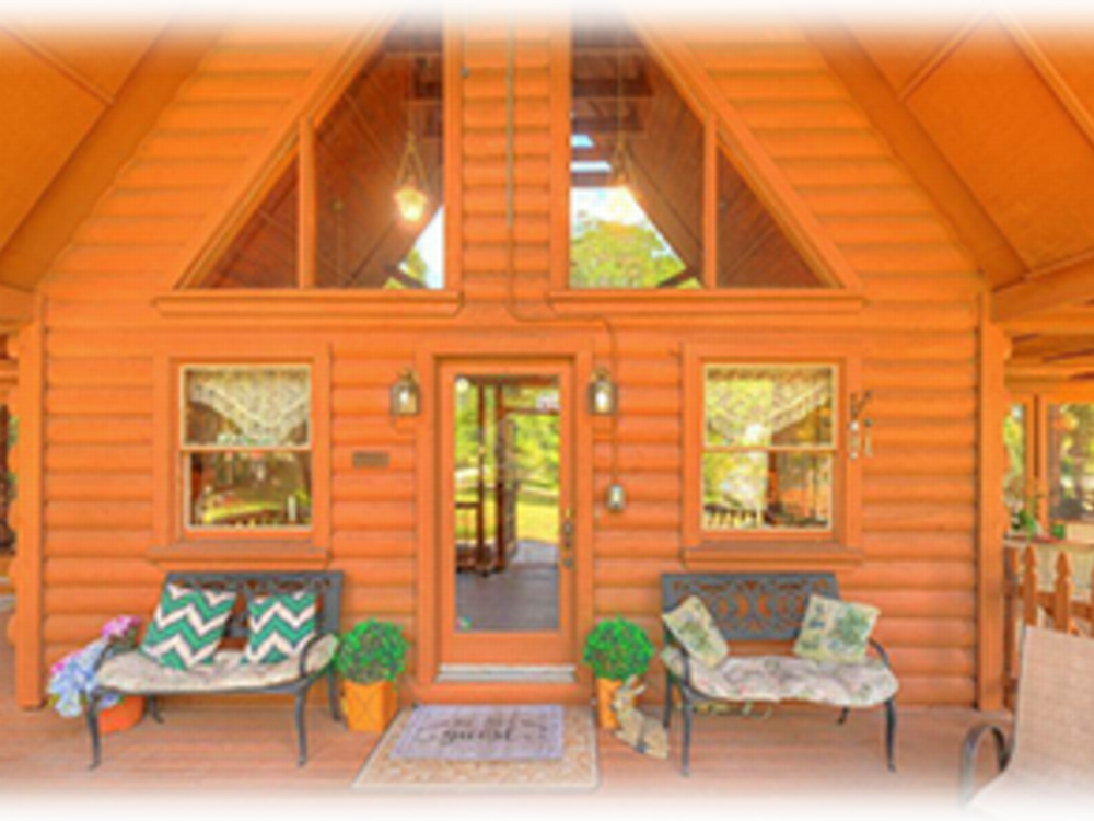 Front of the rental Cabin on the Lake