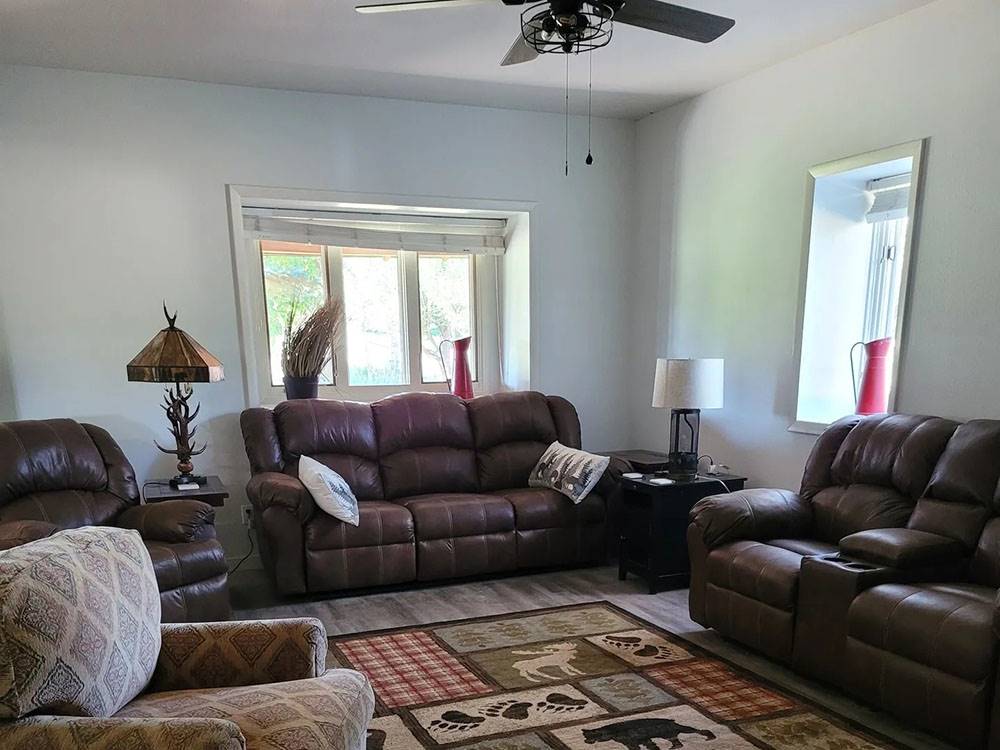 The living room in the lodge