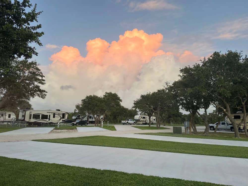 Alluring Oaks RV Park 2