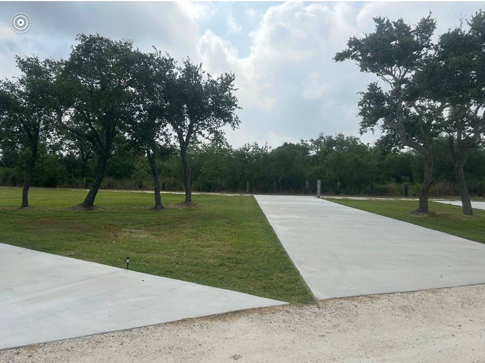Alluring Oaks RV Park 5