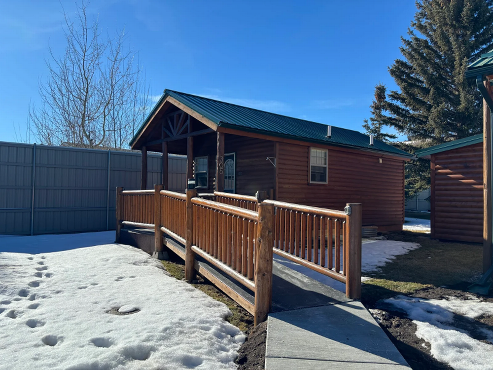 Alpine Lodge