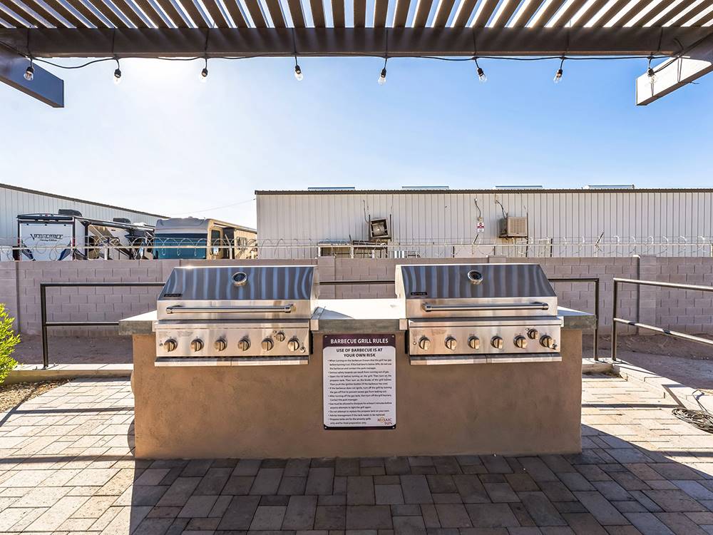 Outdoor kitchen area