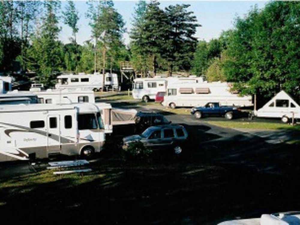 RVs and trailers at AA ROYAL MOTEL & CAMPGROUND