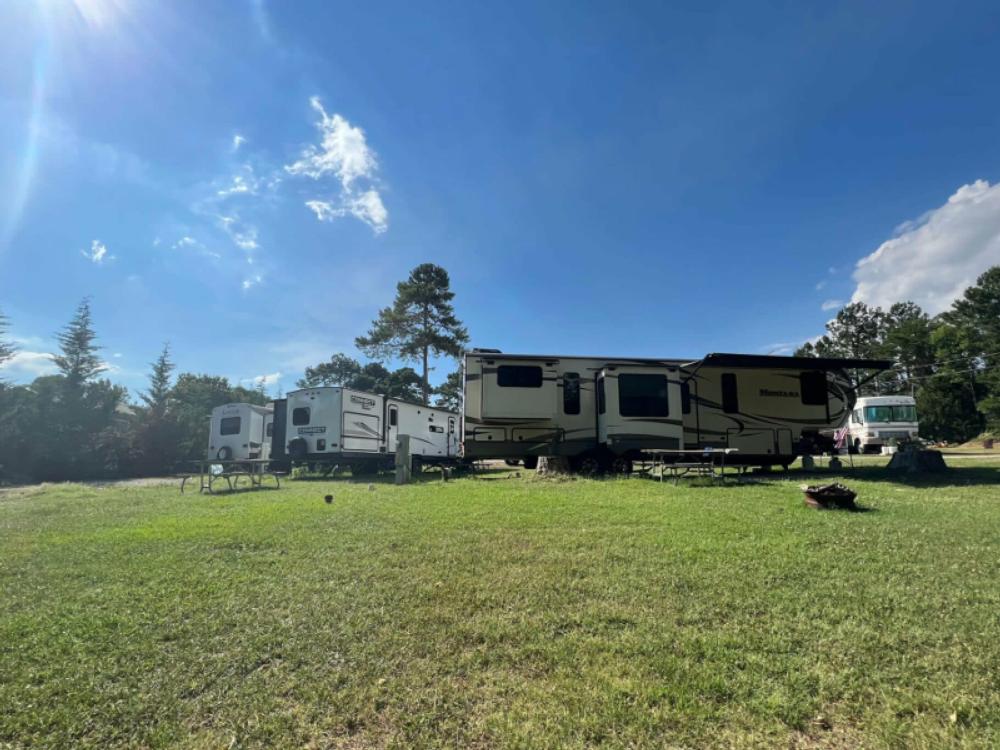 Ground view of towable at Spacious Skies Peach Haven