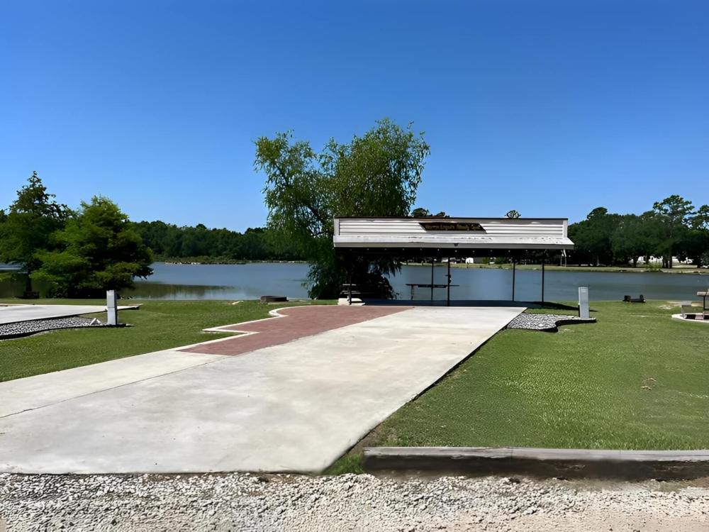 Lake view at site Lakeview Park & Beach