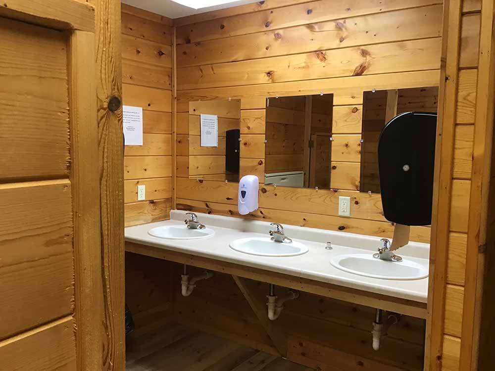 The rustic clean bathrooms at HEARTLAND RV PARK & CABINS