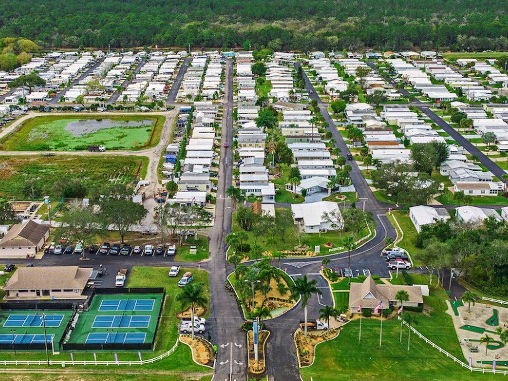 Park overview at Buttonwood Bay RV Resort