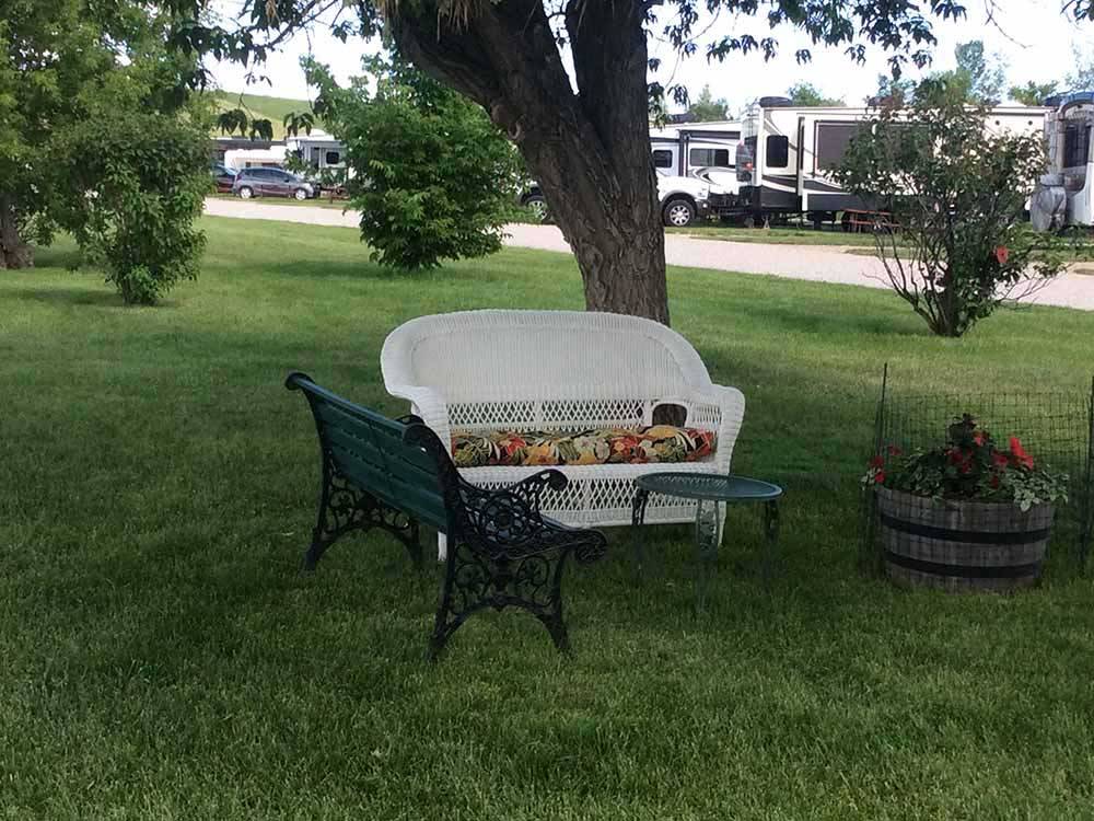 An outdoor seating area at PETER D'S RV PARK
