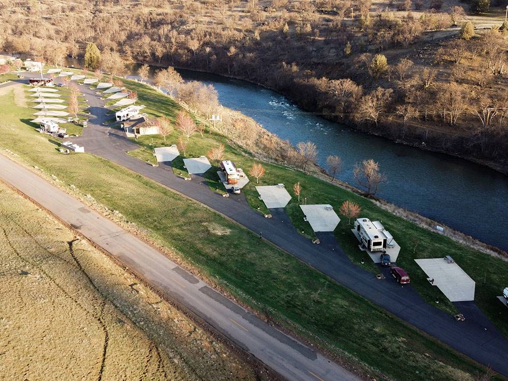 Overhead view of the river view RV sites at Klamath Ranch Resort / Blue Heron RV Park