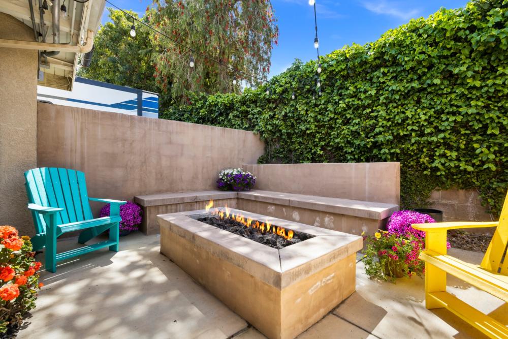 Patio fire area at site Evergreen RV Park