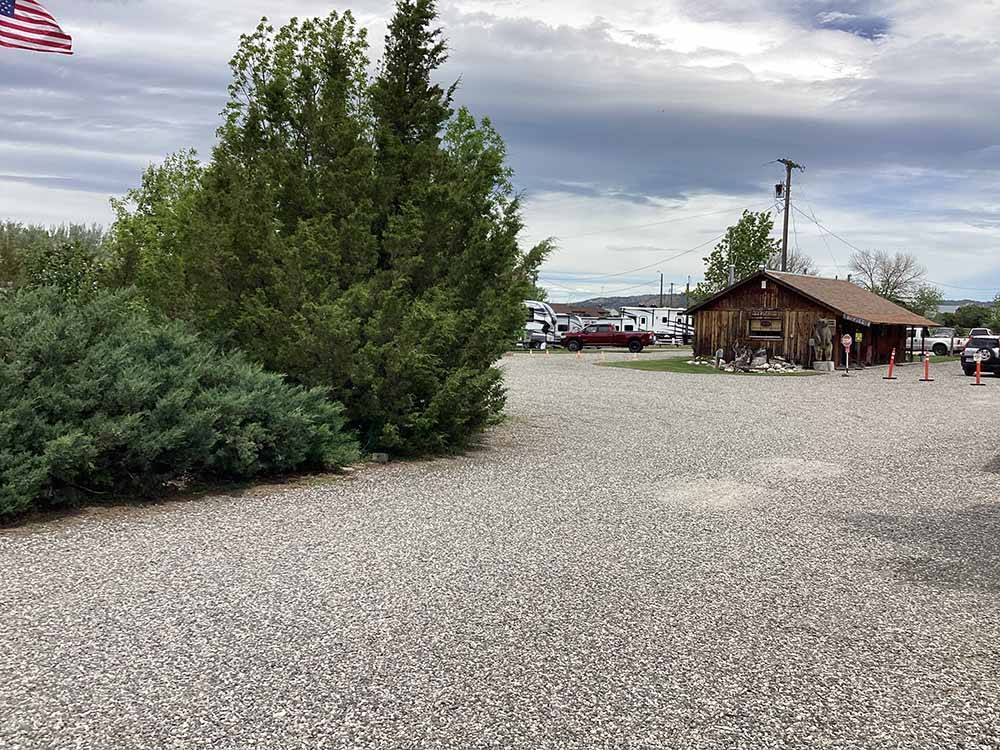 The gravel road leading to the office at OLD WEST RV PARK