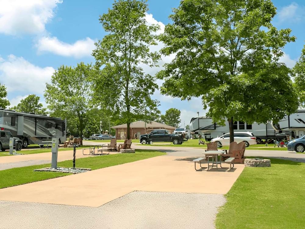 Open RV space at site Sun Retreats Horn Lake