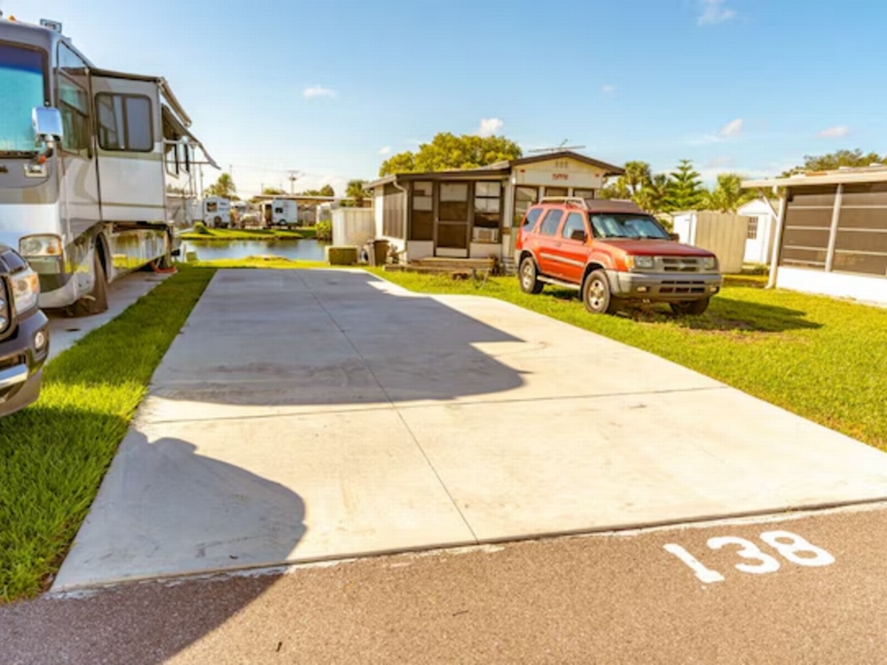 Site by the water Ellenton Gardens Sun RV Communities
