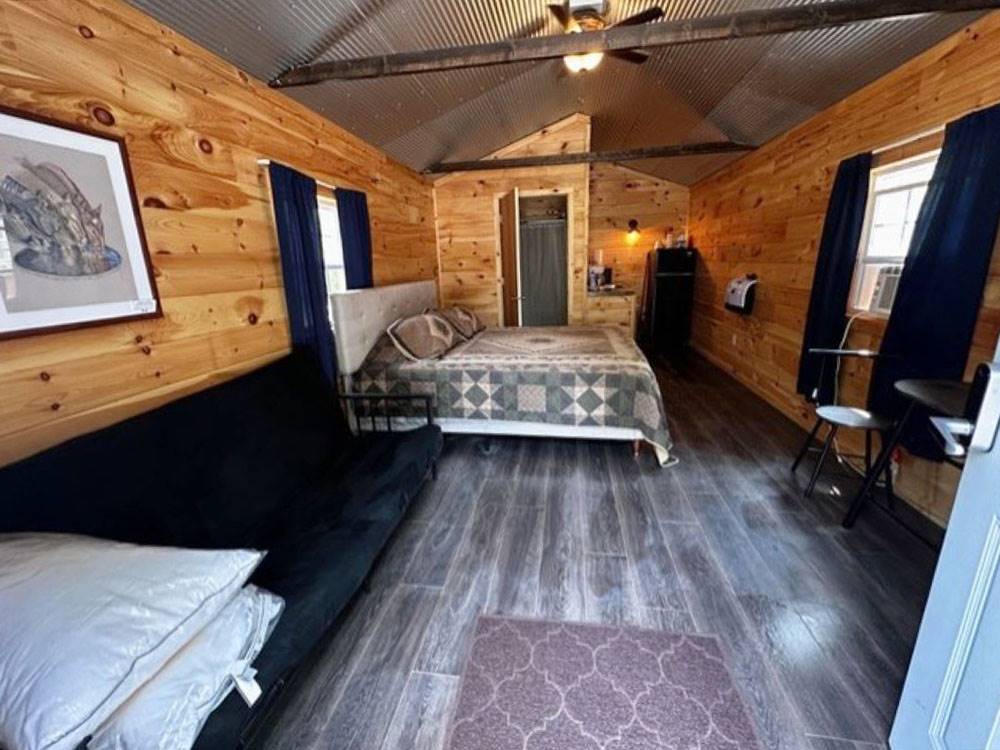 A bedroom in a rental cabin