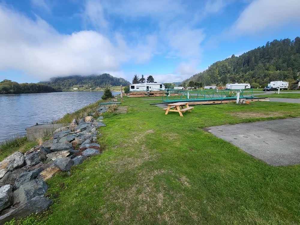 Campsites and RVs at GOLDEN BEAR RV PARK