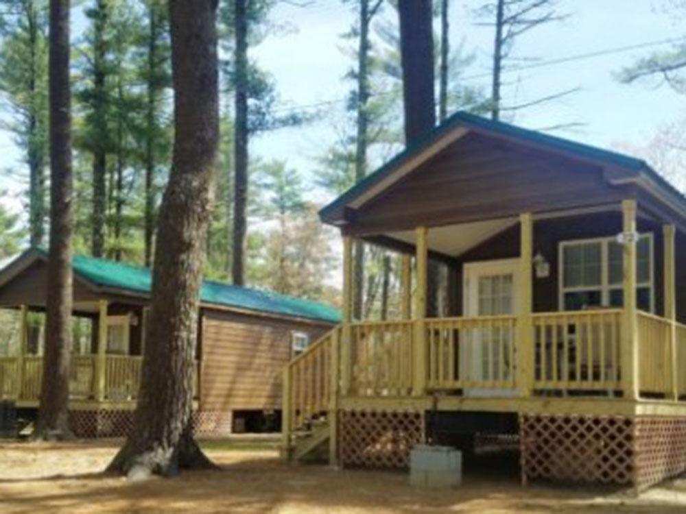 Cabin exterior at PINEWOOD LODGE CAMPGROUND