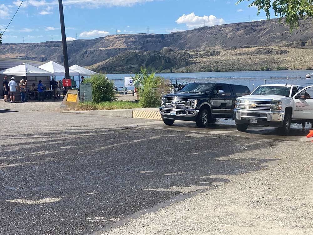 Ample parking near Banks Lake at COULEE PLAYLAND