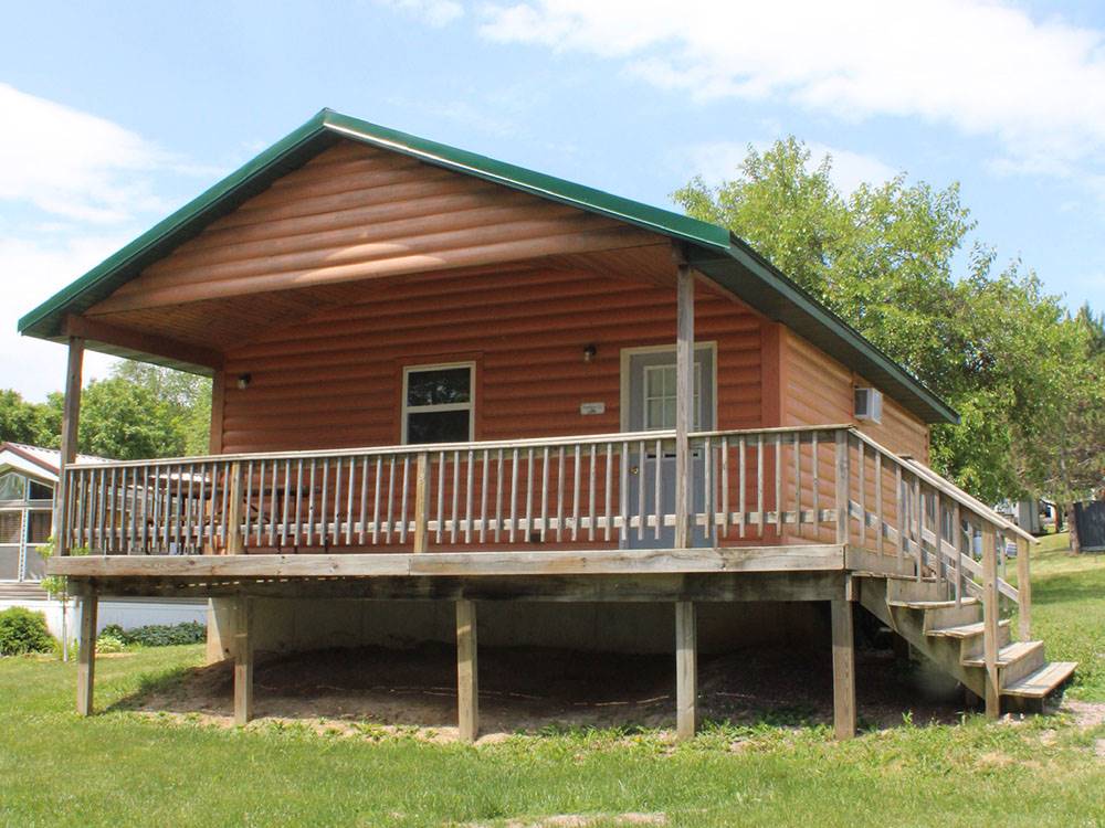 A large log cabin