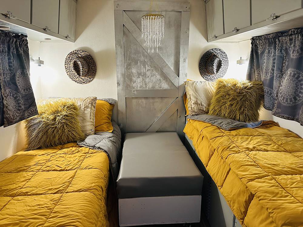 Glamping bunkroom