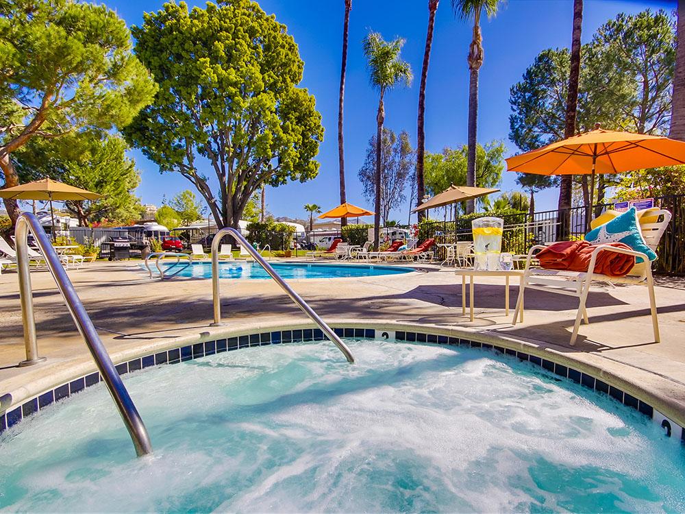 The hot tub and swimming pool at VACATIONER RV PARK