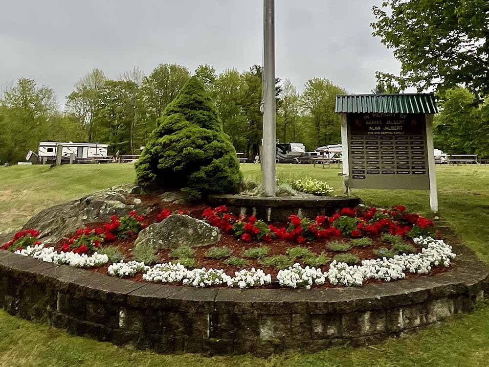 The front flower garden at OAK HAVEN FAMILY CAMPGROUND
