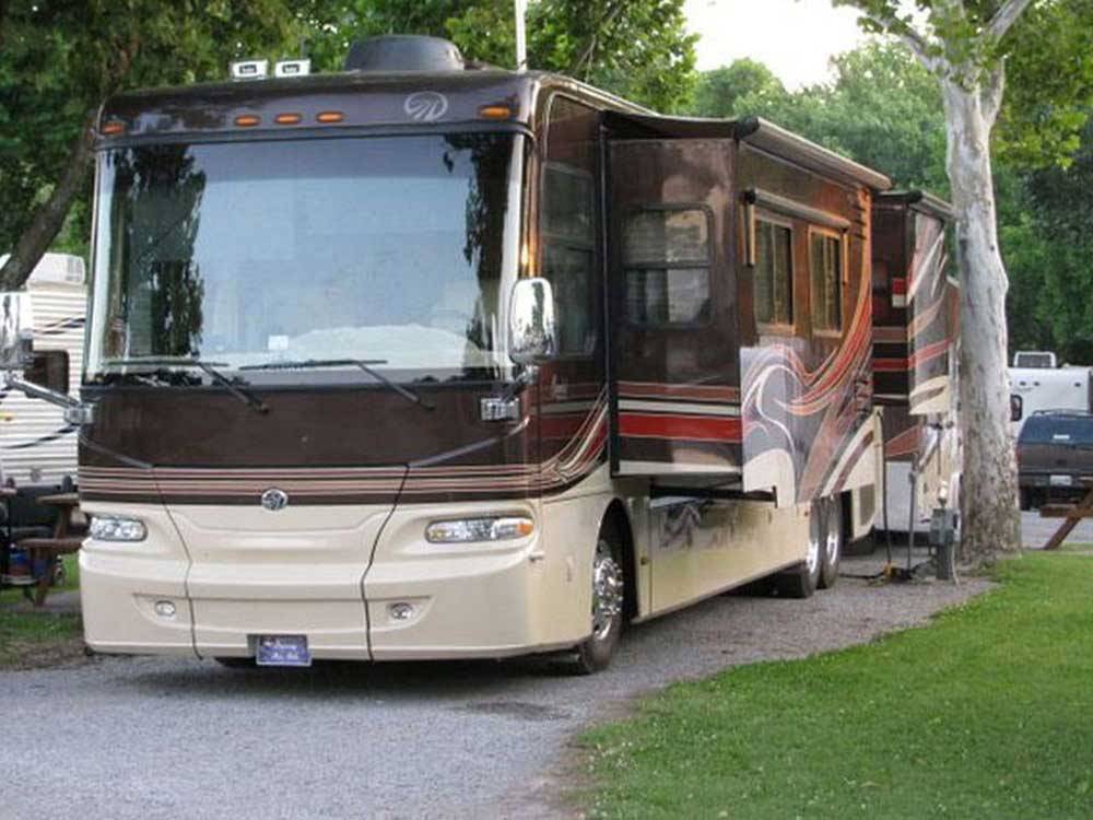 RV camping at TWO RIVERS CAMPGROUND