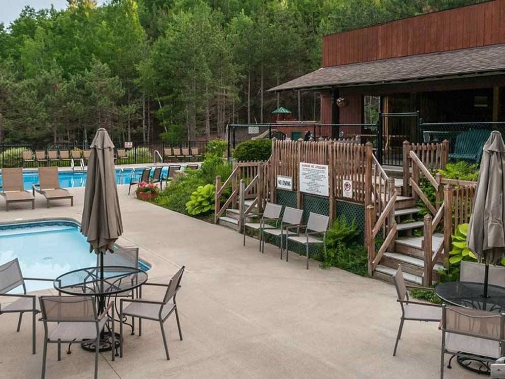 The pool area at LAKE GEORGE CAMPING VILLAGE