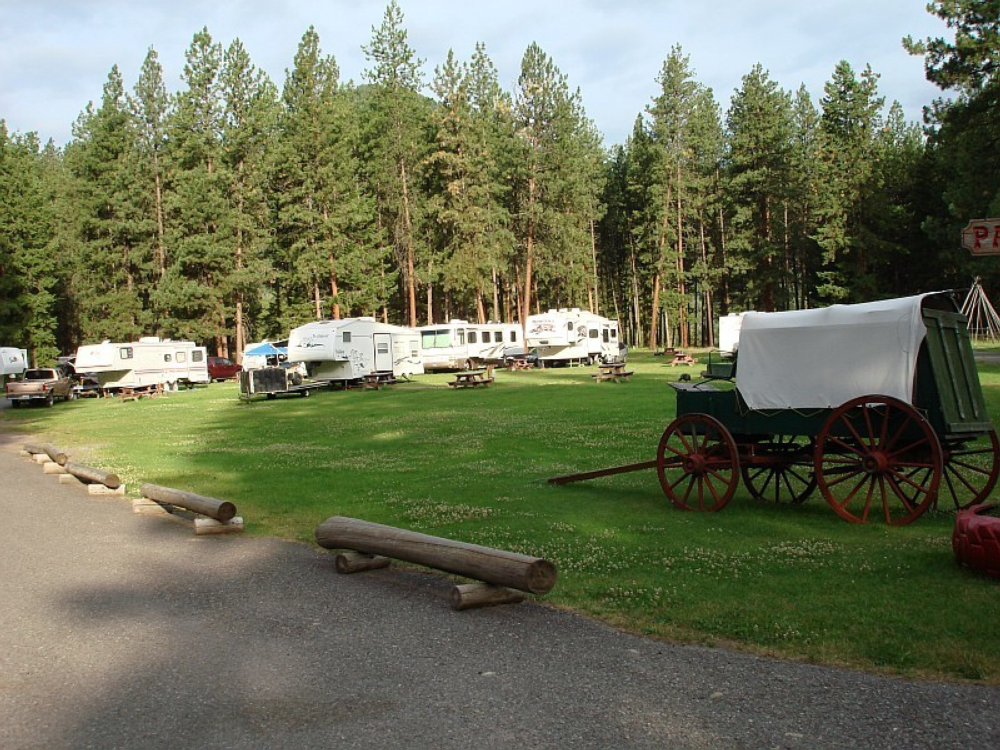 Covered wagon at Ekstrom's Stage Station