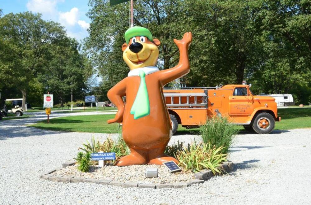 Picture of Yogi Bear statue at  	Yogi Bear's Jellystone Park Camp-Resort