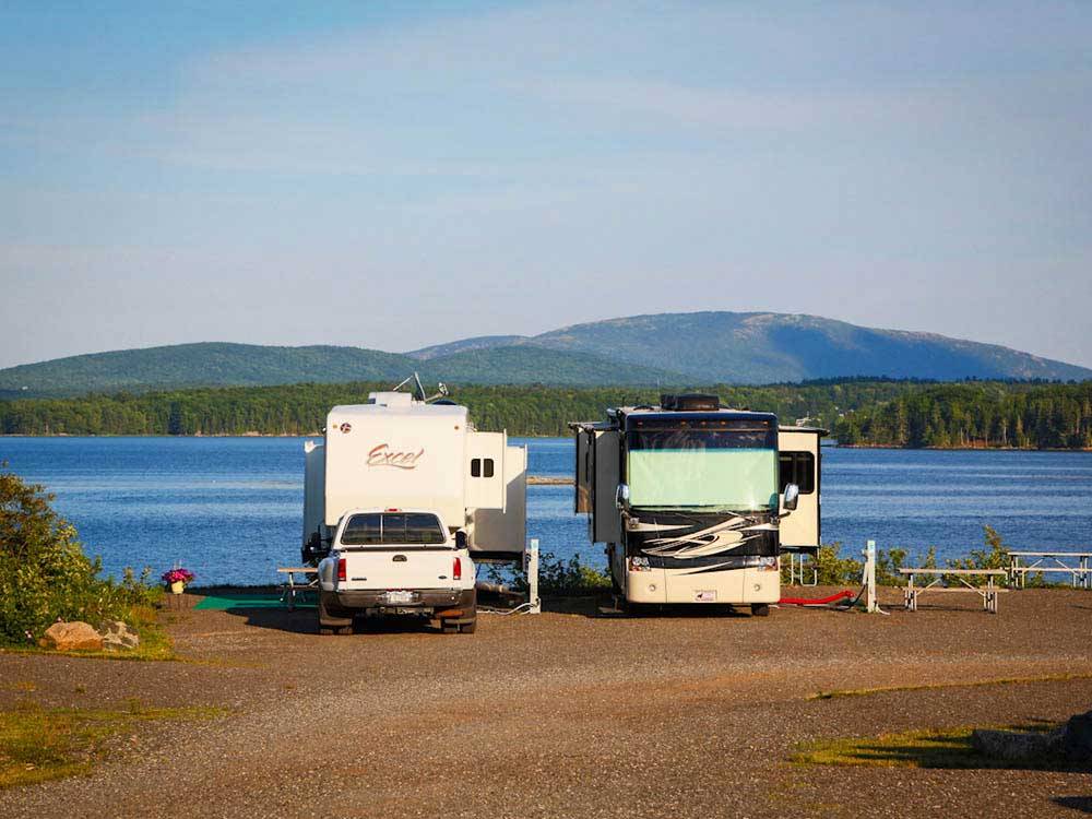RV and trailer camping on the water at NARROWS TOO CAMPING RESORT