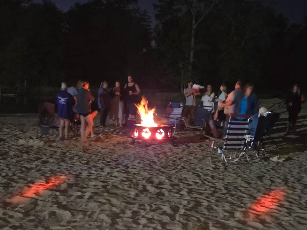 A night time bonfire