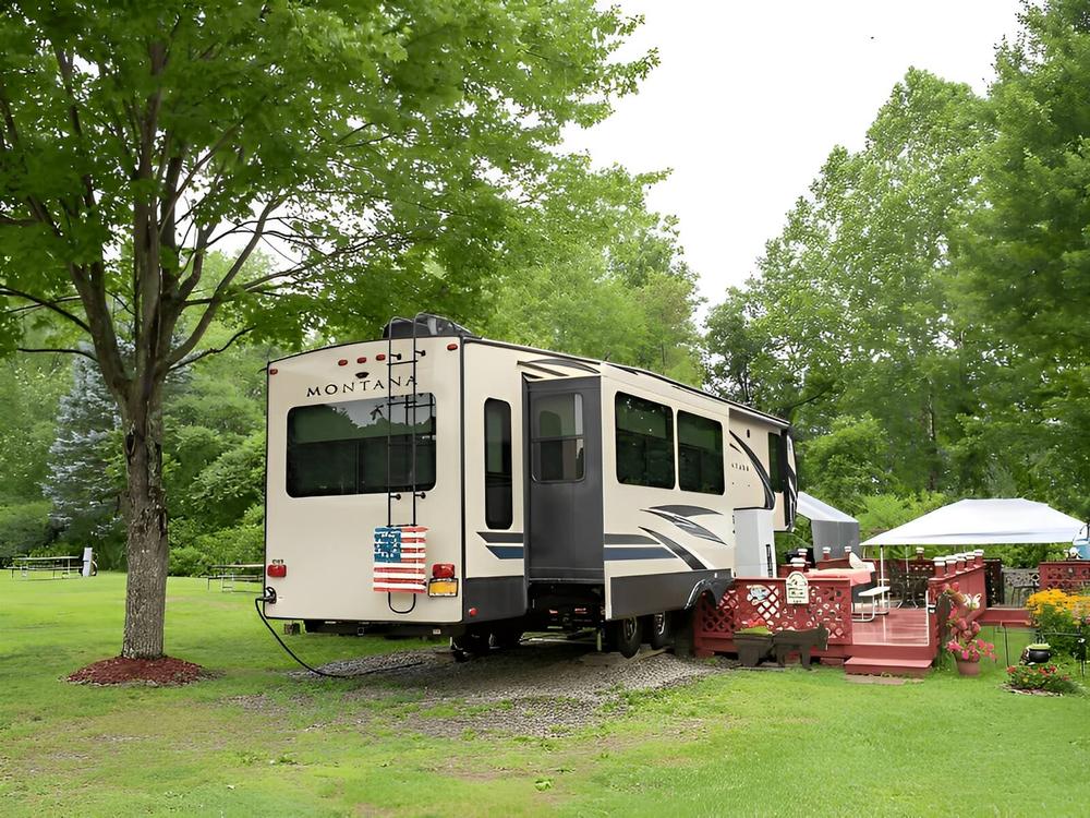 RV at site at Chautauqua County Jellystone Park
