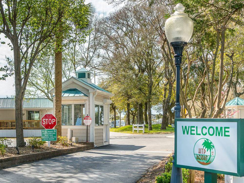 The welcome sign at HOLIDAY TRAV-L-PARK RESORT