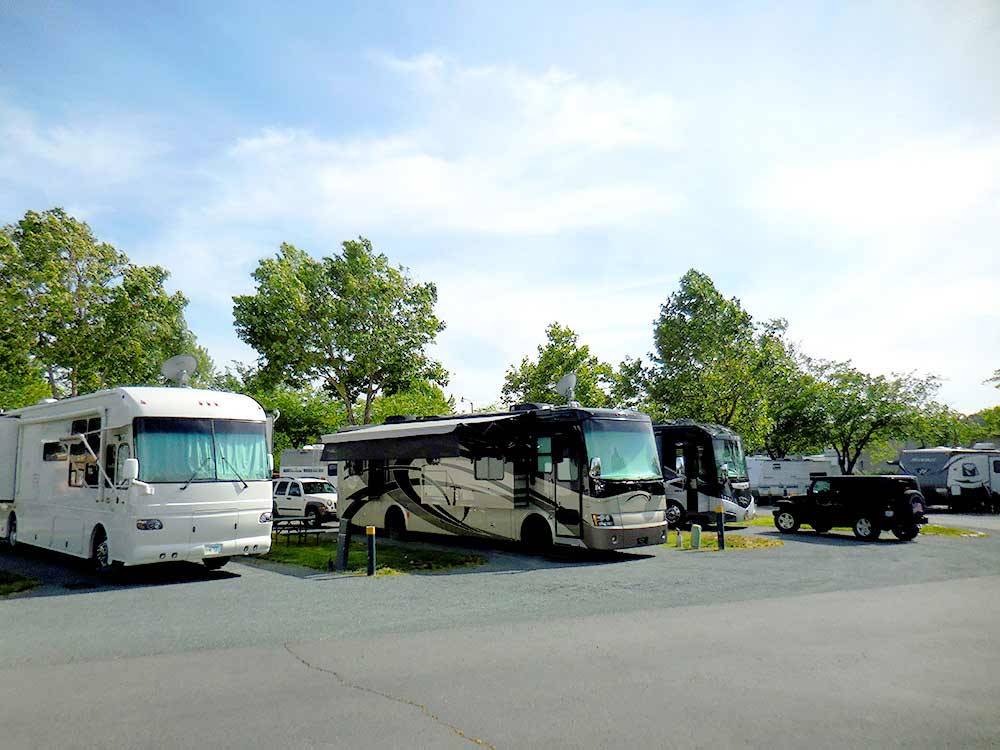RV camping at ROGUE VALLEY OVERNITERS