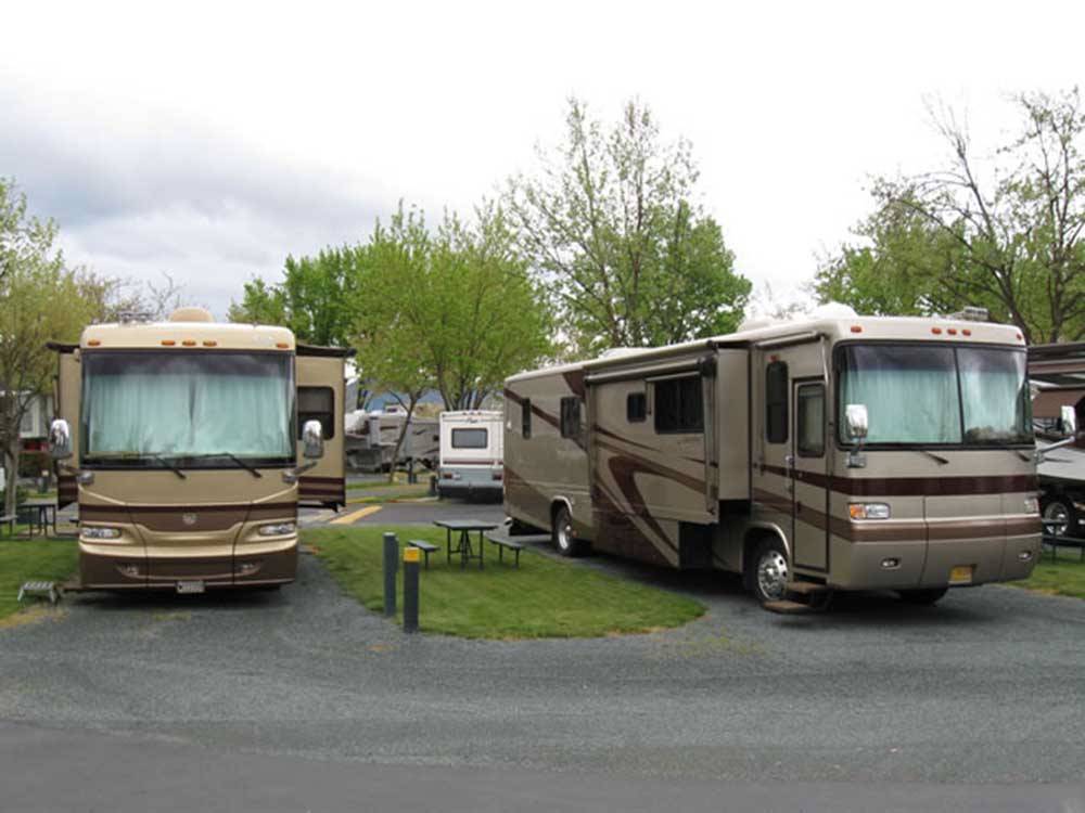 A couple of motorhomes at ROGUE VALLEY OVERNITERS