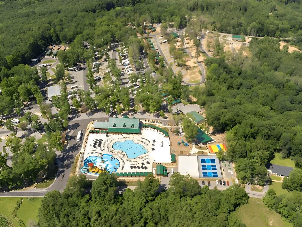 Overhead view at site Yogi Bear's Jellystone Park at Kozy Rest