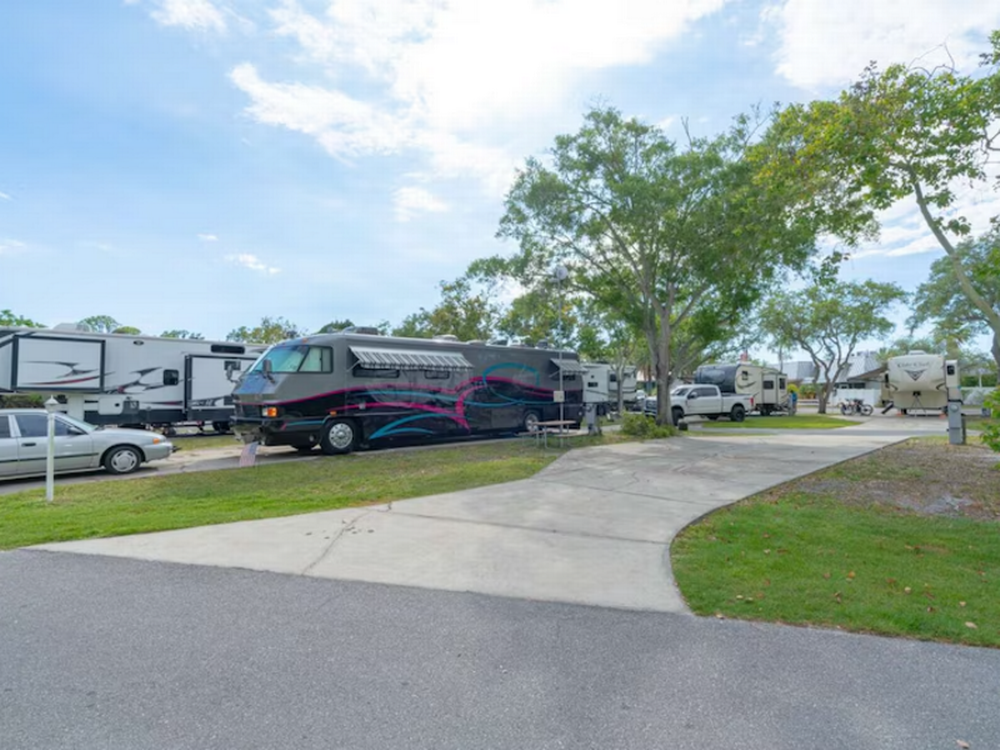 Paved site at Sun Retreats Dunedin