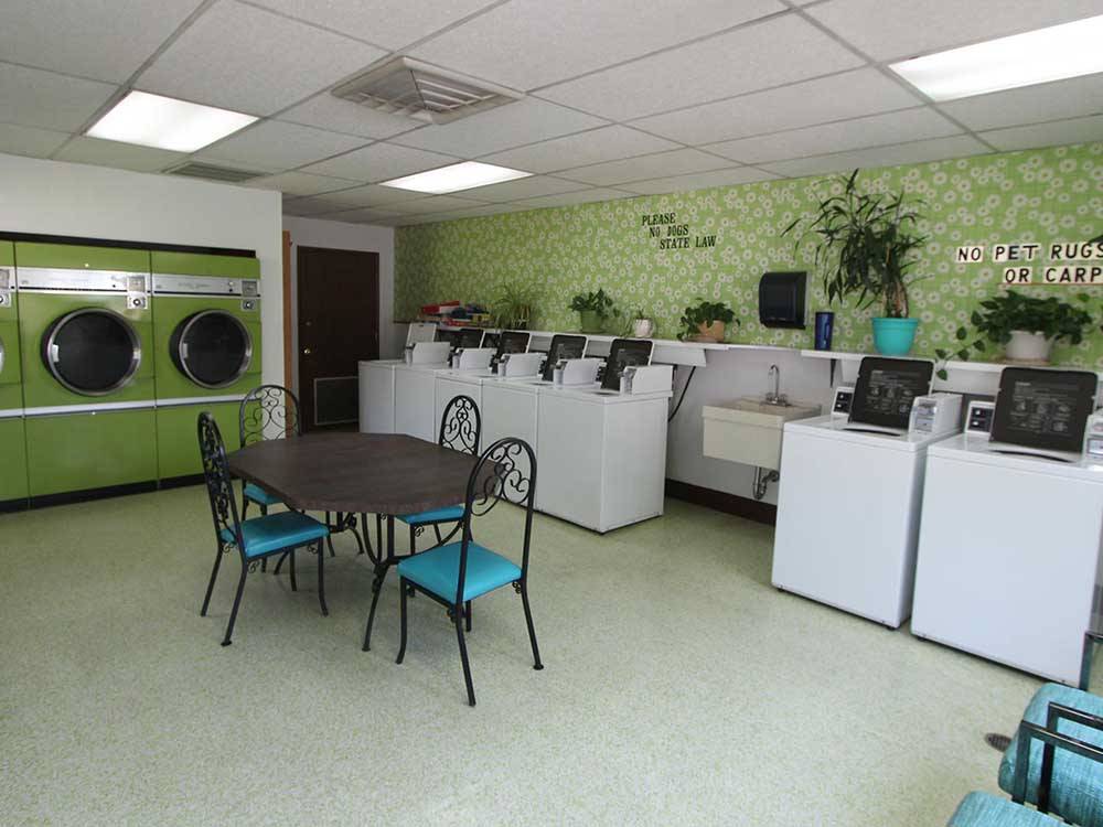 The retro laundry room at HOLIDAY RV PARK