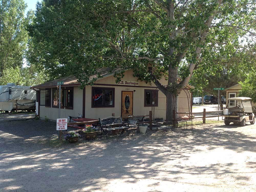Exterior view of the barbecue building at AB CAMPING RV PARK